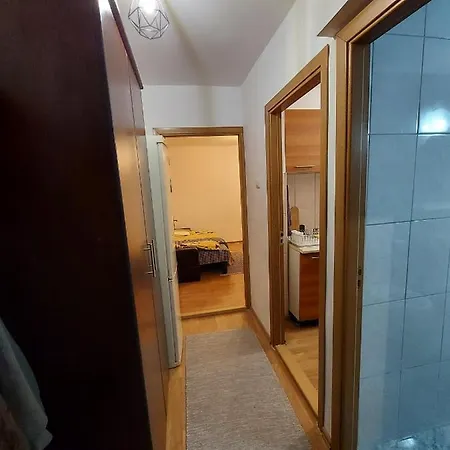 Garsoniera Centru Navodari